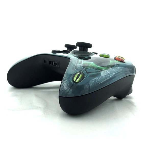 Custom Xbox Series X / S Wireless Controller - Glossy Eye of The Serpent - Picture 2 of 8